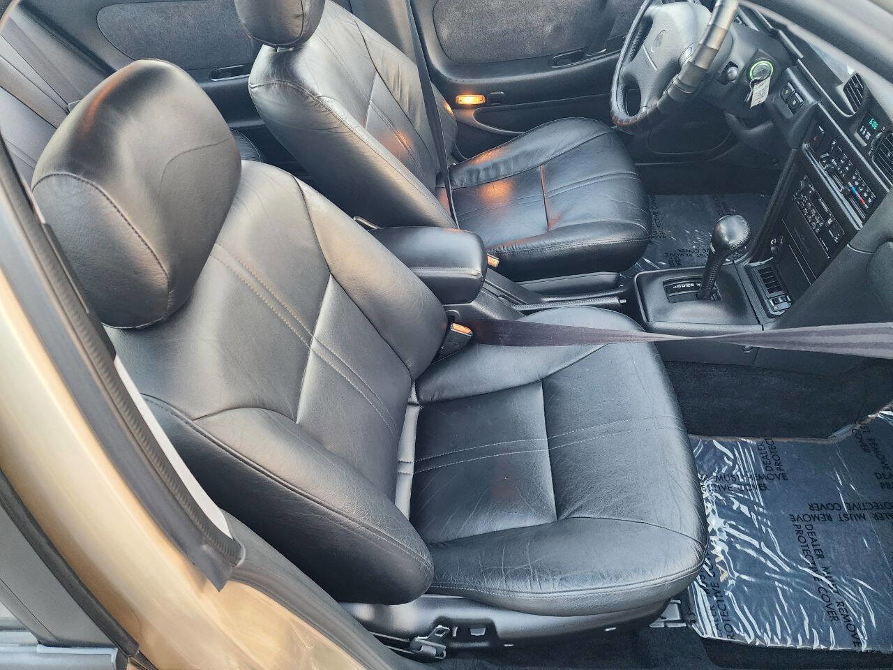 Used 1994 Nissan Maxima SE image 13