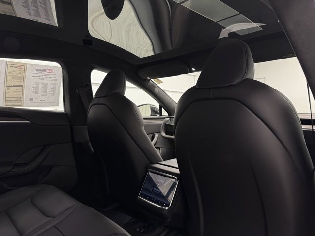 Used 2023 Tesla Model S Standard Range image 21