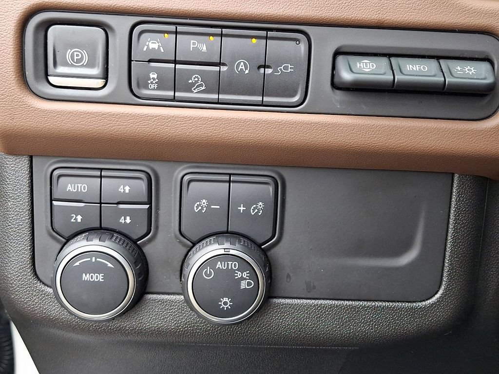 Certified 2021 Chevrolet Suburban High Country AWD/4WD image 27