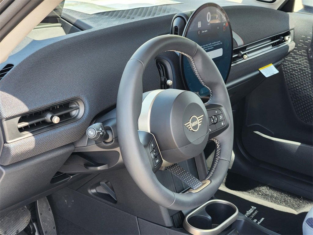 Used 2025 MINI Cooper 2-Door Hardtop image 10