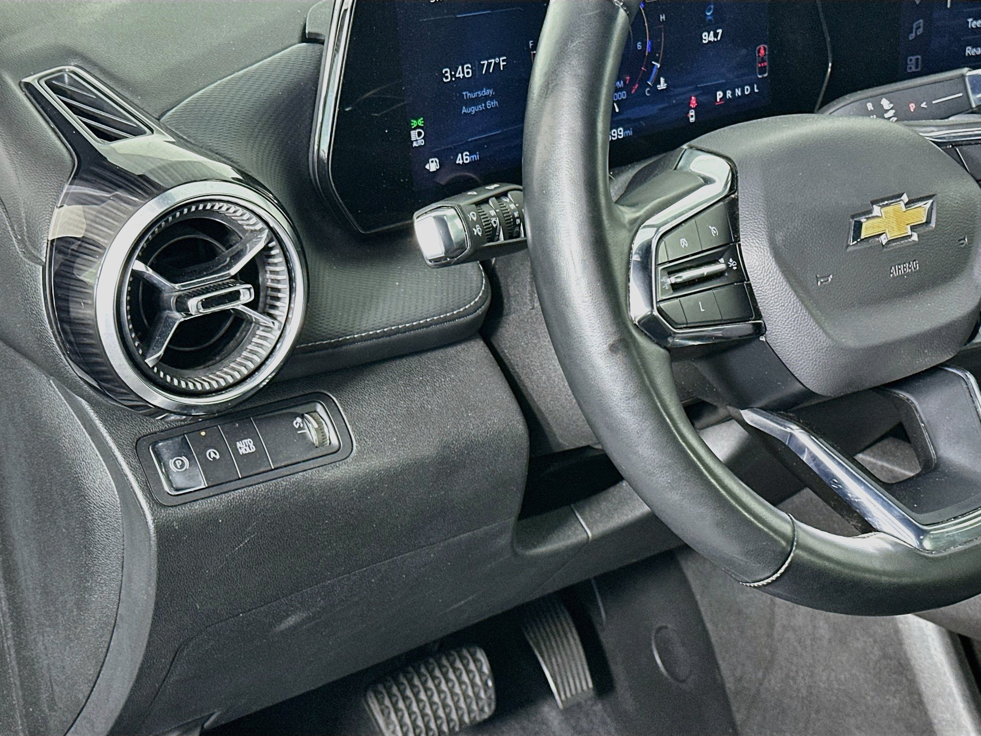 Used 2025 Chevrolet Equinox LT w/ Convenience Package II FWD image 17
