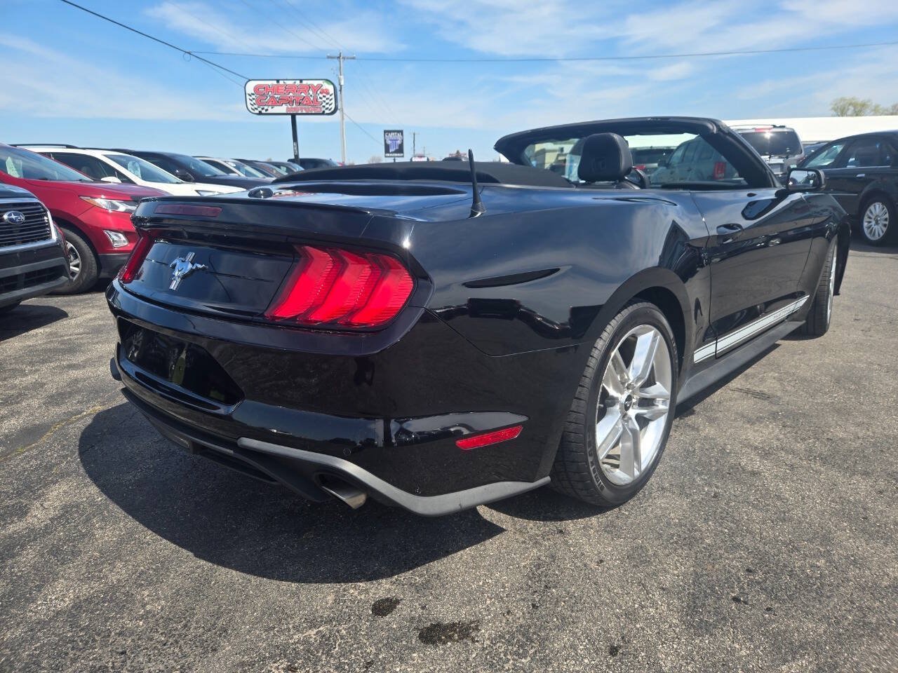 Used 2018 Ford Mustang Premium w/ Equipment Group 201A RWD image 27