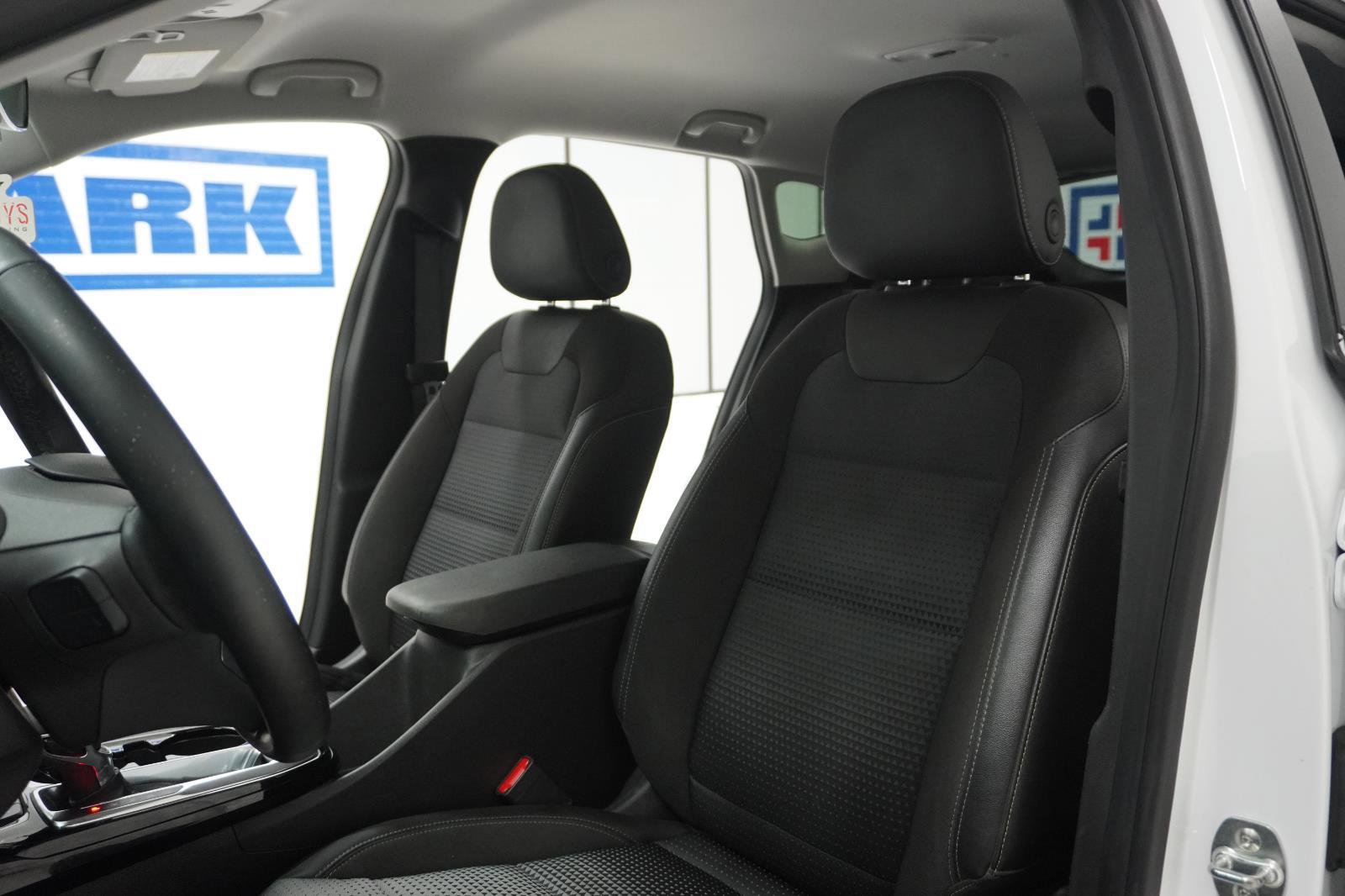 Used 2025 Chevrolet Trax LT w/ Driver Confidence Package image 16