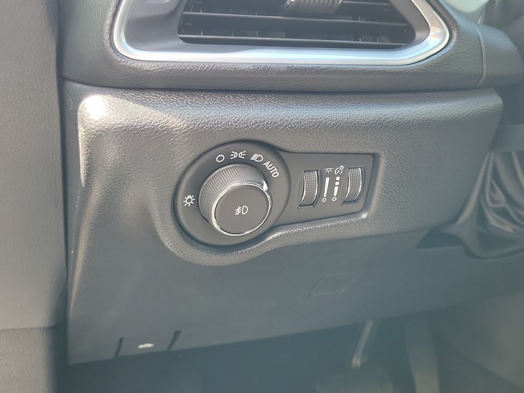 Used 2018 Chrysler Pacifica Touring Plus w/ S Appearance Package FWD image 18