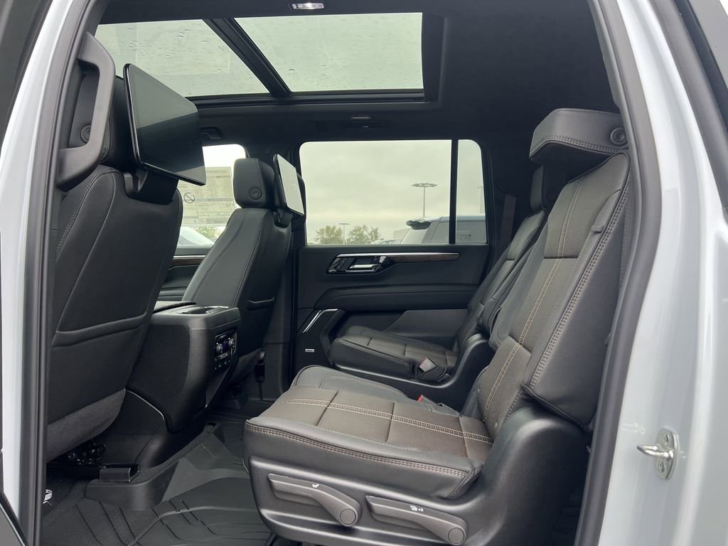 New 2026 Chevrolet Suburban High Country image 9