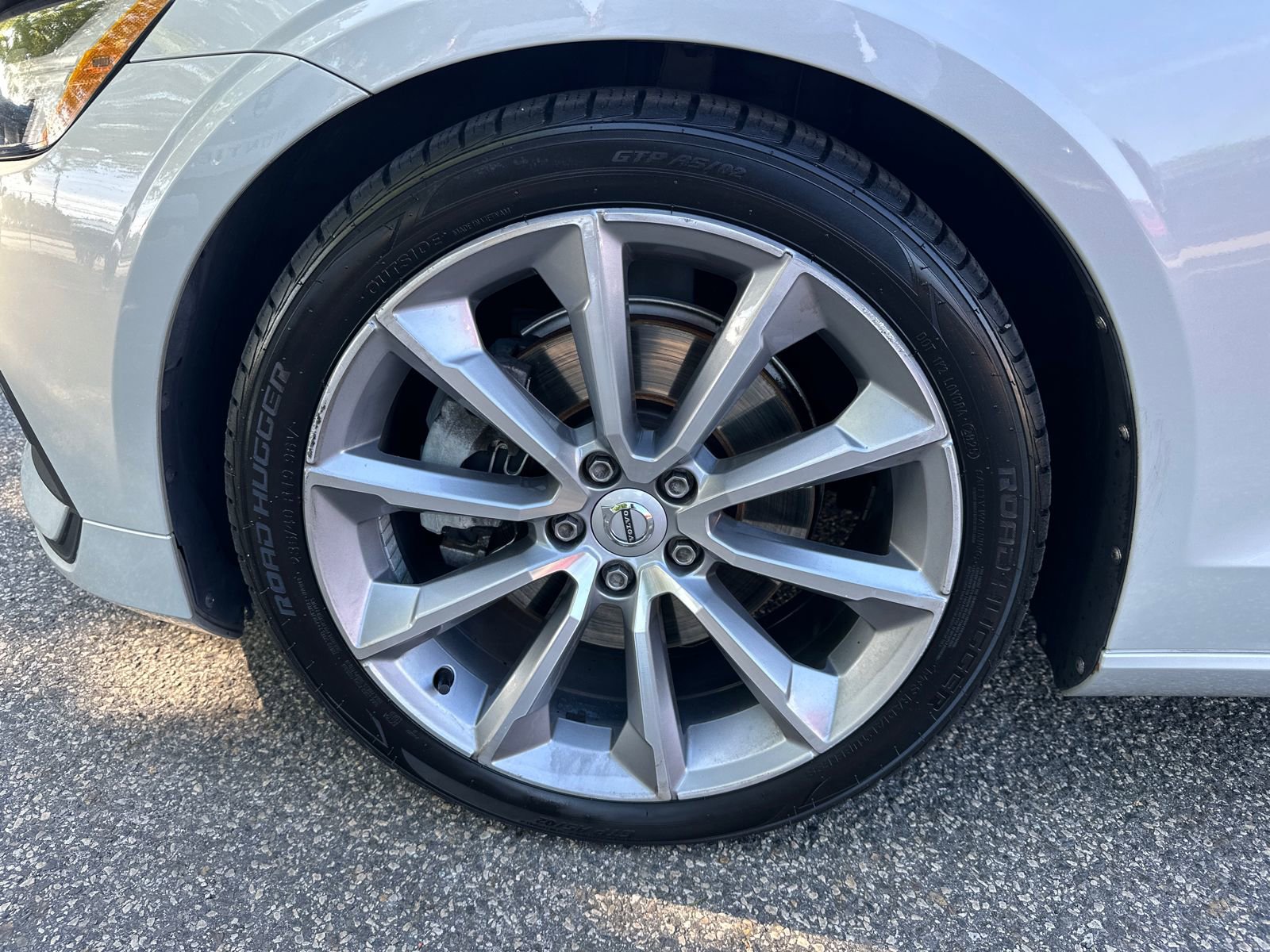 Used 2019 Volvo S60 T5 Momentum w/ Multimedia Package FWD image 11