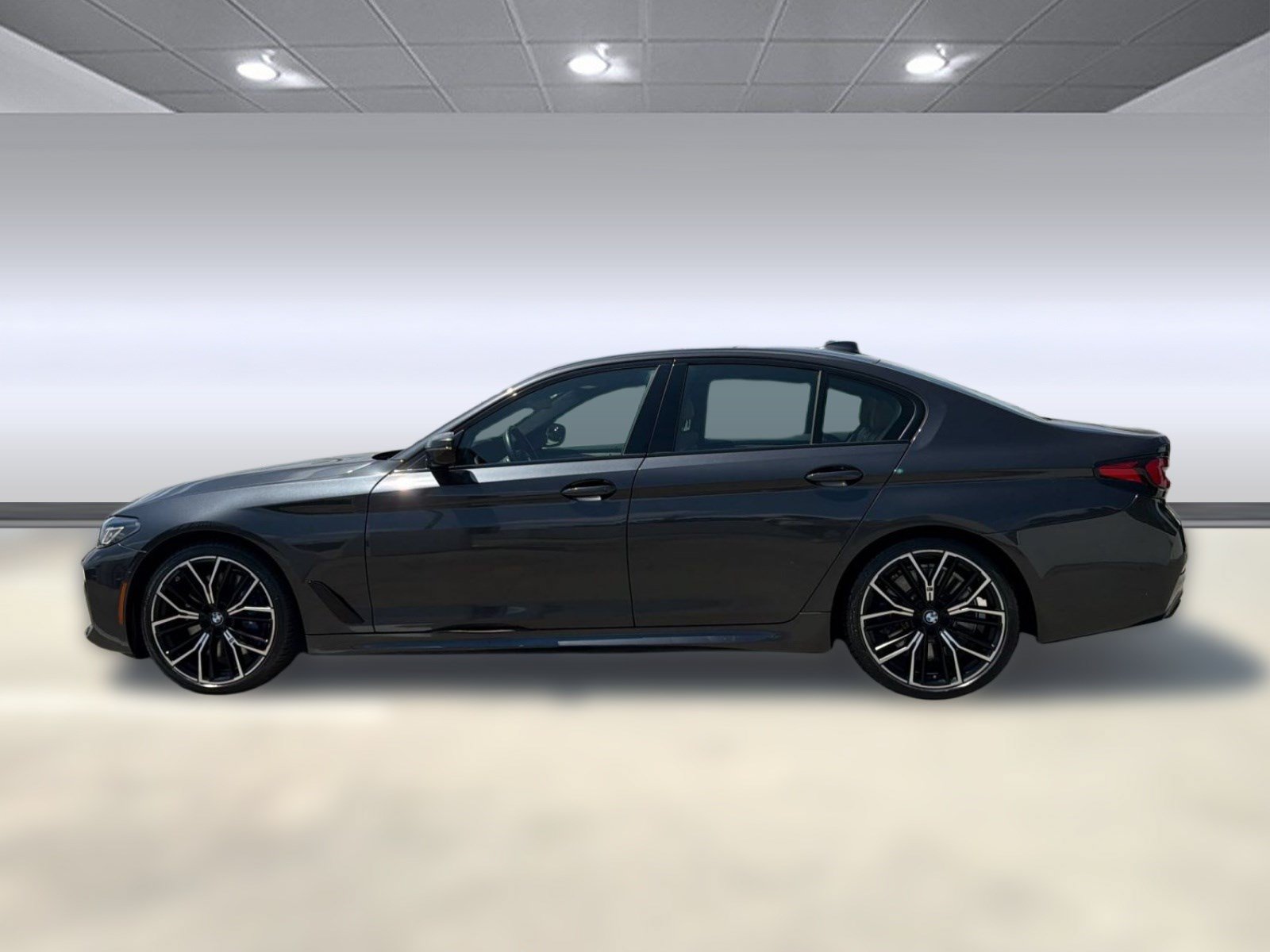Used 2022 BMW 540i w/ M Sport Package RWD image 2