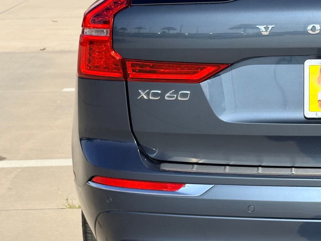 Used 2020 Volvo XC60 T5 Inscription w/ Protection Package Premier image 11