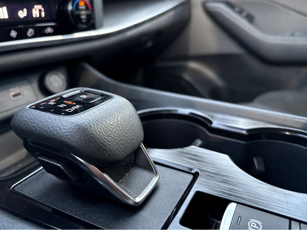 Used 2023 Nissan Rogue SV image 15