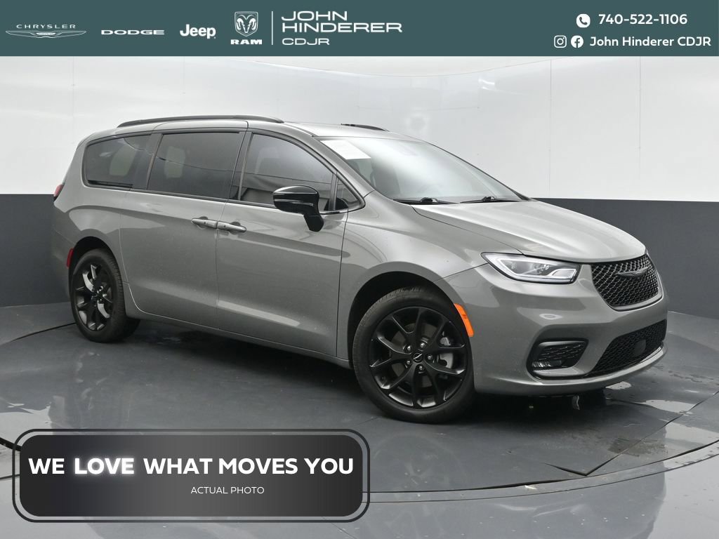 Used 2023 Chrysler Pacifica Limited w/ S Appearance Package