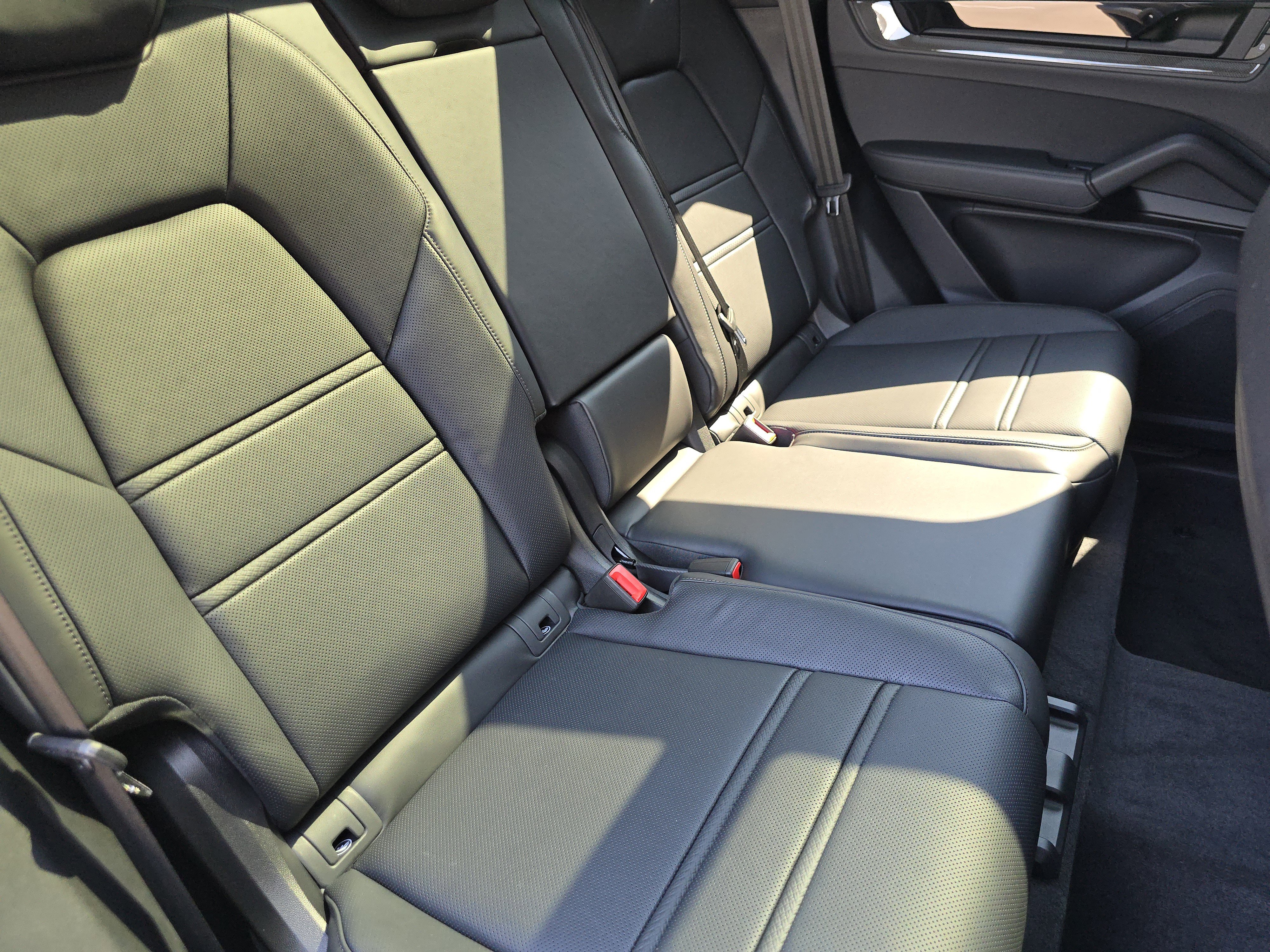 New 2025 Porsche Cayenne GTS image 15