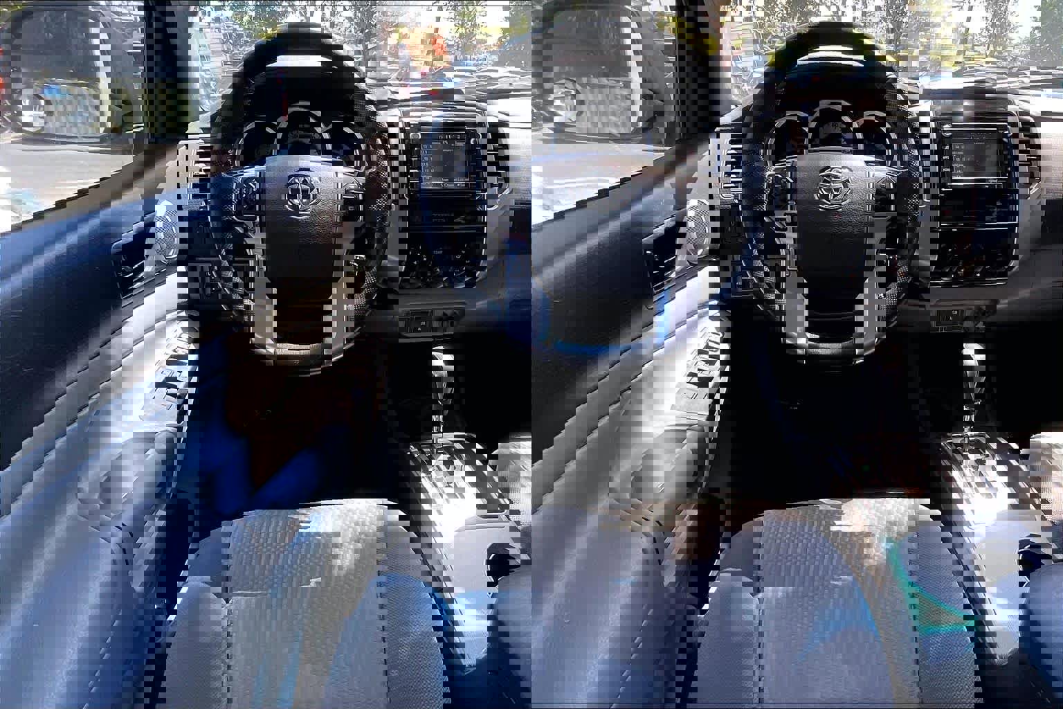 Used 2015 Toyota Tacoma PreRunner w/ SR5 Package RWD image 11