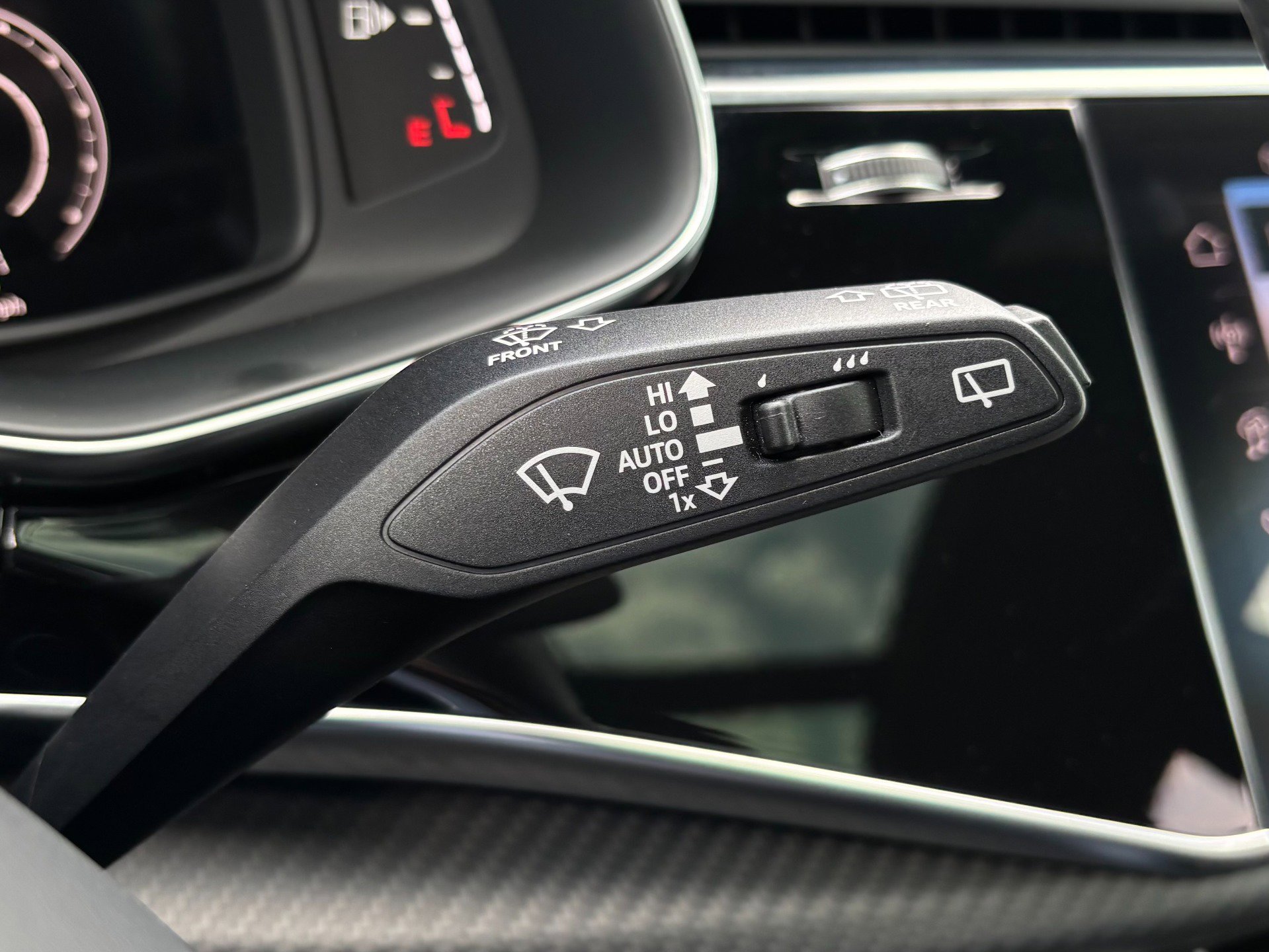 Used 2025 Audi RS Q8 performance AWD/4WD image 39