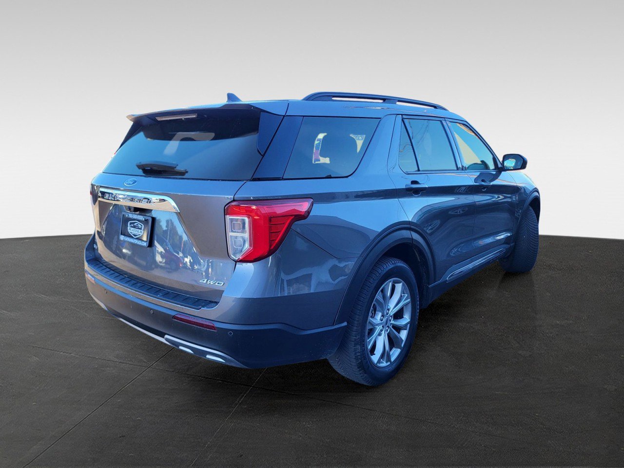 Used 2021 Ford Explorer XLT w/ Equipment Group 202A image 5