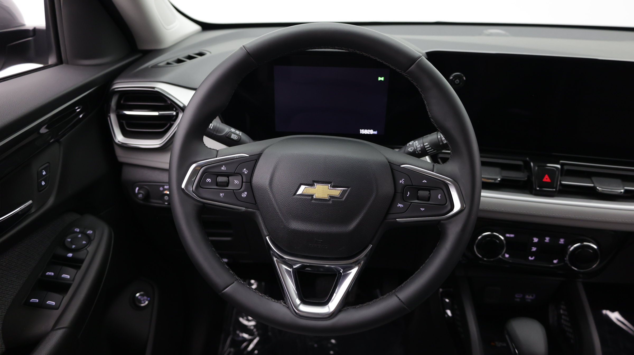 Used 2026 Chevrolet TrailBlazer LT w/ Convenience Package AWD/4WD image 28