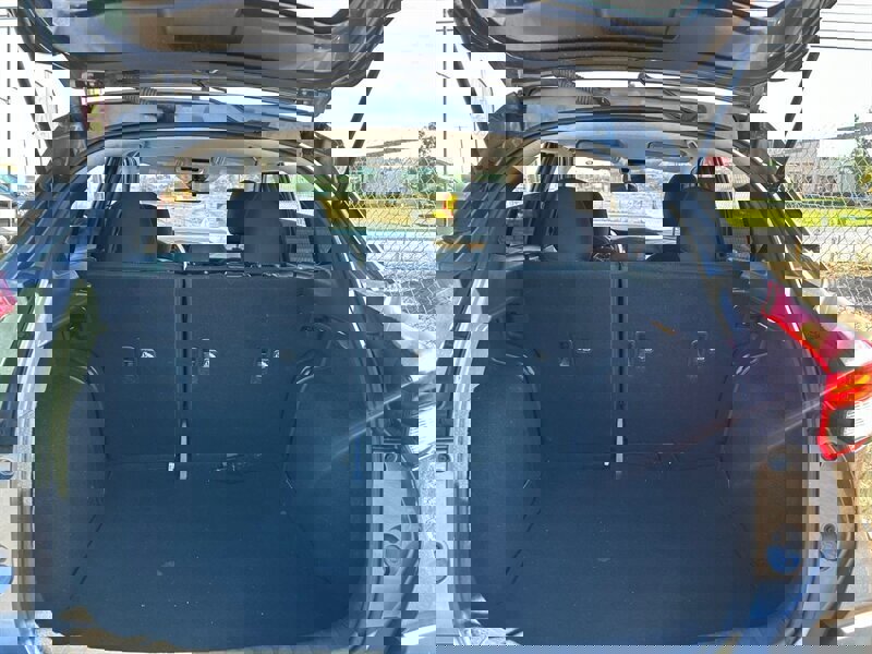 Used 2020 Nissan Kicks S image 38