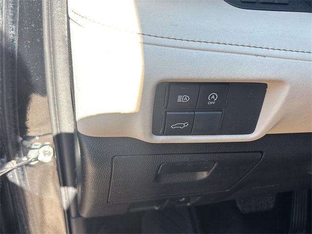 Used 2023 Toyota Highlander XLE image 24