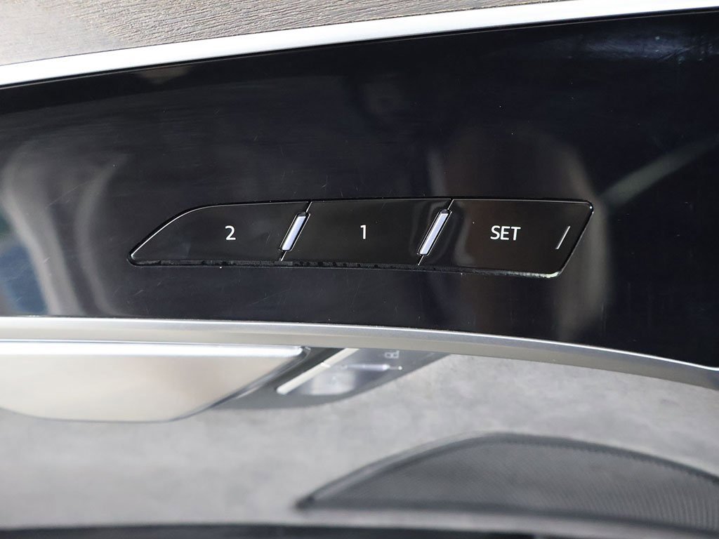 Used 2022 Audi A8 L 3.0T w/ Executive Package image 40