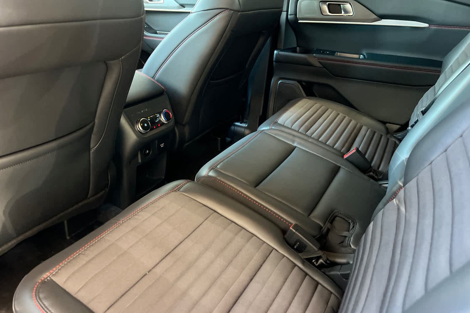 New 2026 Ford Explorer ST-Line w/ Premium Package RWD image 4