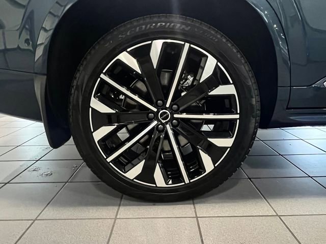 Used 2026 Volvo XC90 B6 Ultra w/ Protection Package image 9