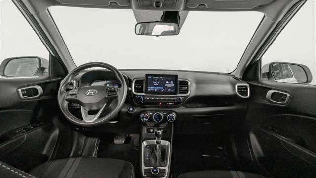 Used 2025 Hyundai Venue SEL FWD image 24