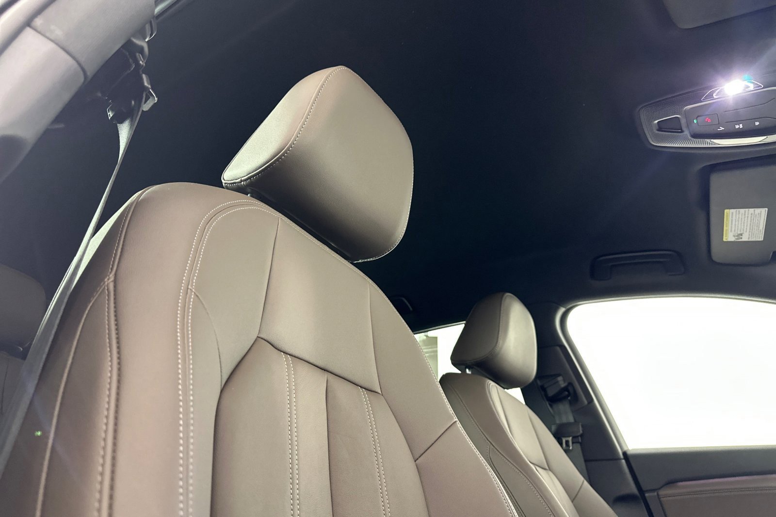 Used 2025 Audi Q6 e-tron Premium w/ Convenience Package image 16