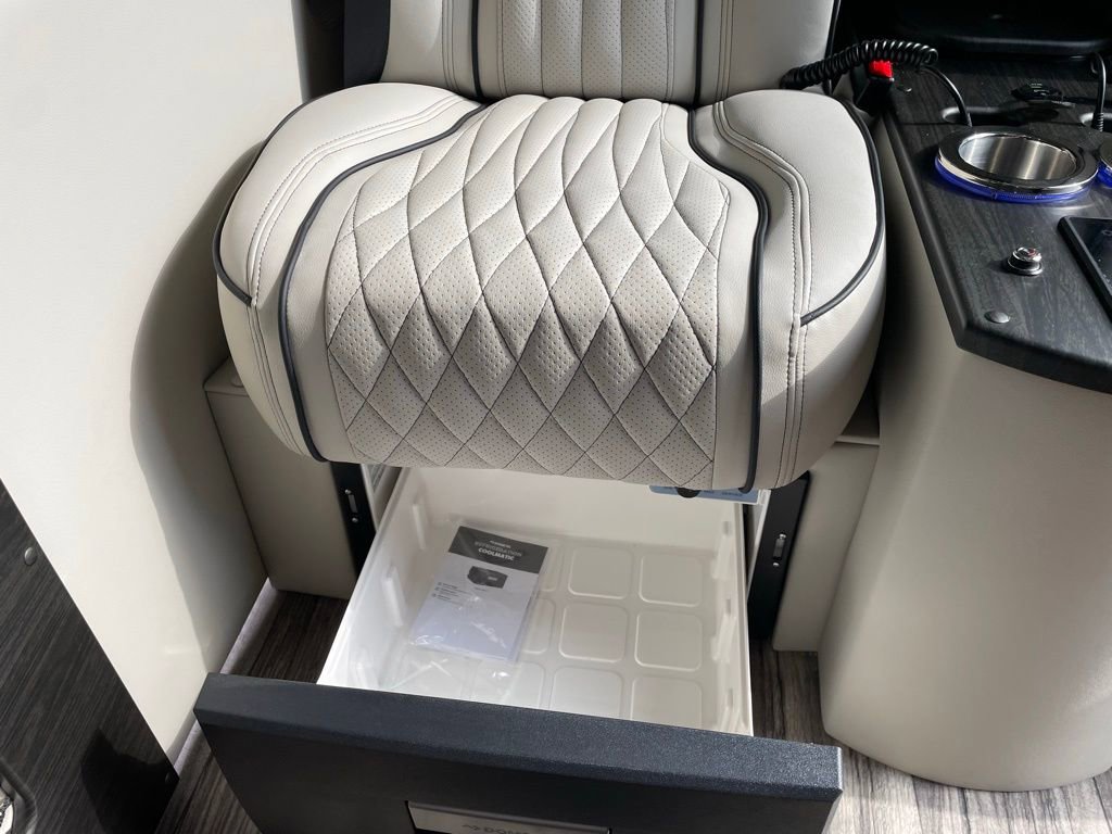 Used 2024 Mercedes-Benz Sprinter 3500 image 47