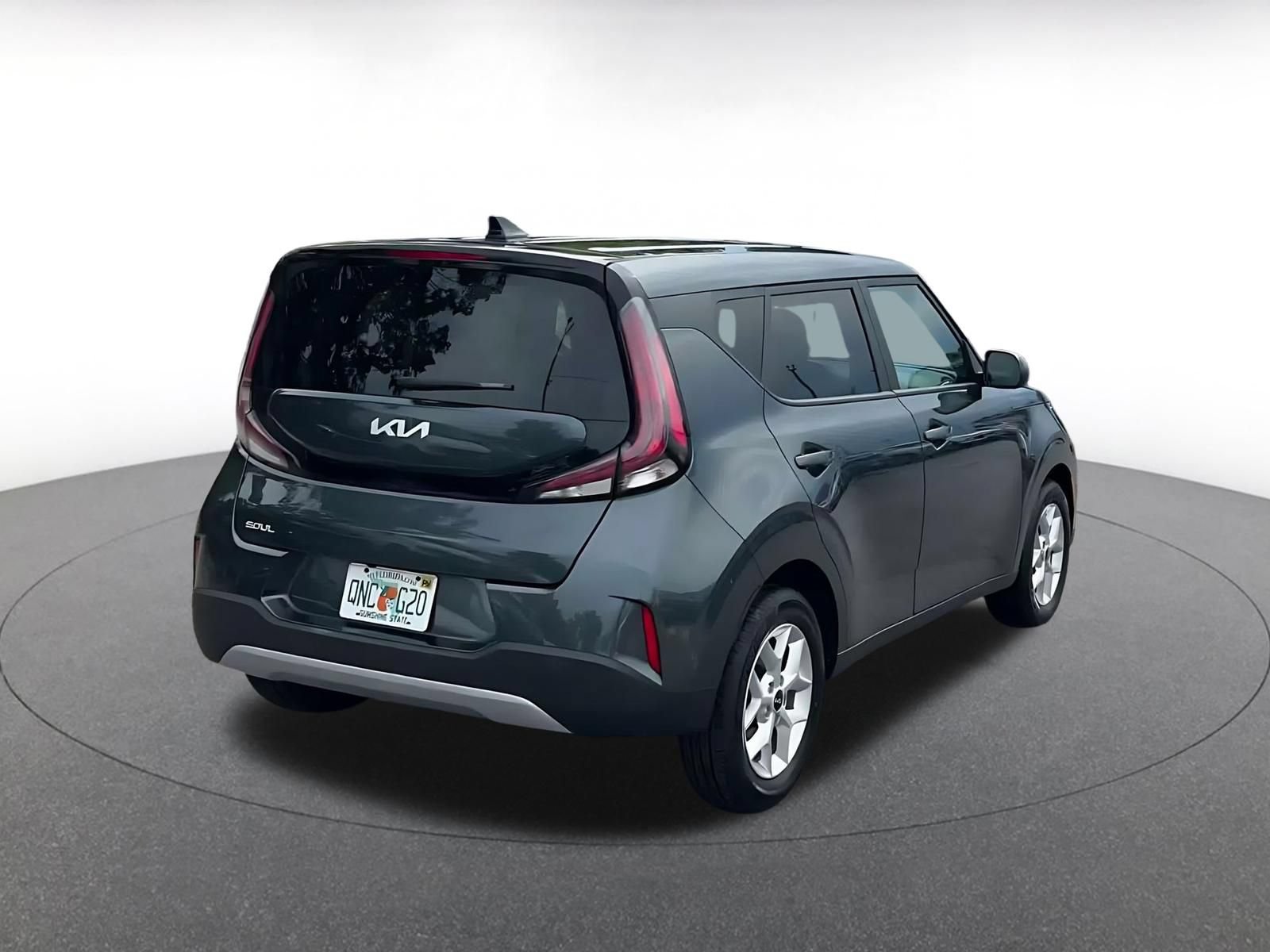 Used 2025 Kia Soul LX w/ LX Technology Package FWD image 14