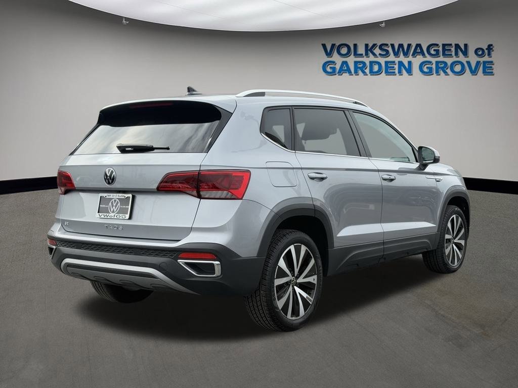 Used 2024 Volkswagen Taos SE image 7