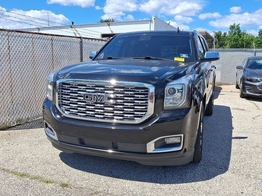 Used 2019 GMC Yukon Denali w/ Denali Ultimate Package AWD/4WD image 3