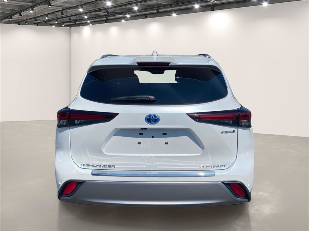 Used 2024 Toyota Highlander Platinum AWD/4WD image 6