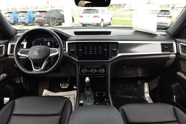 Certified 2023 Volkswagen Atlas Cross Sport SEL R-Line image 7