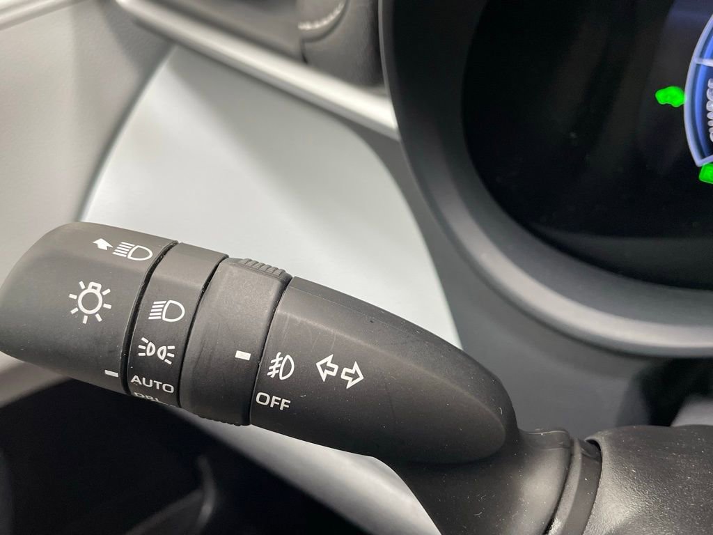 Used 2025 Toyota Sienna XSE image 31