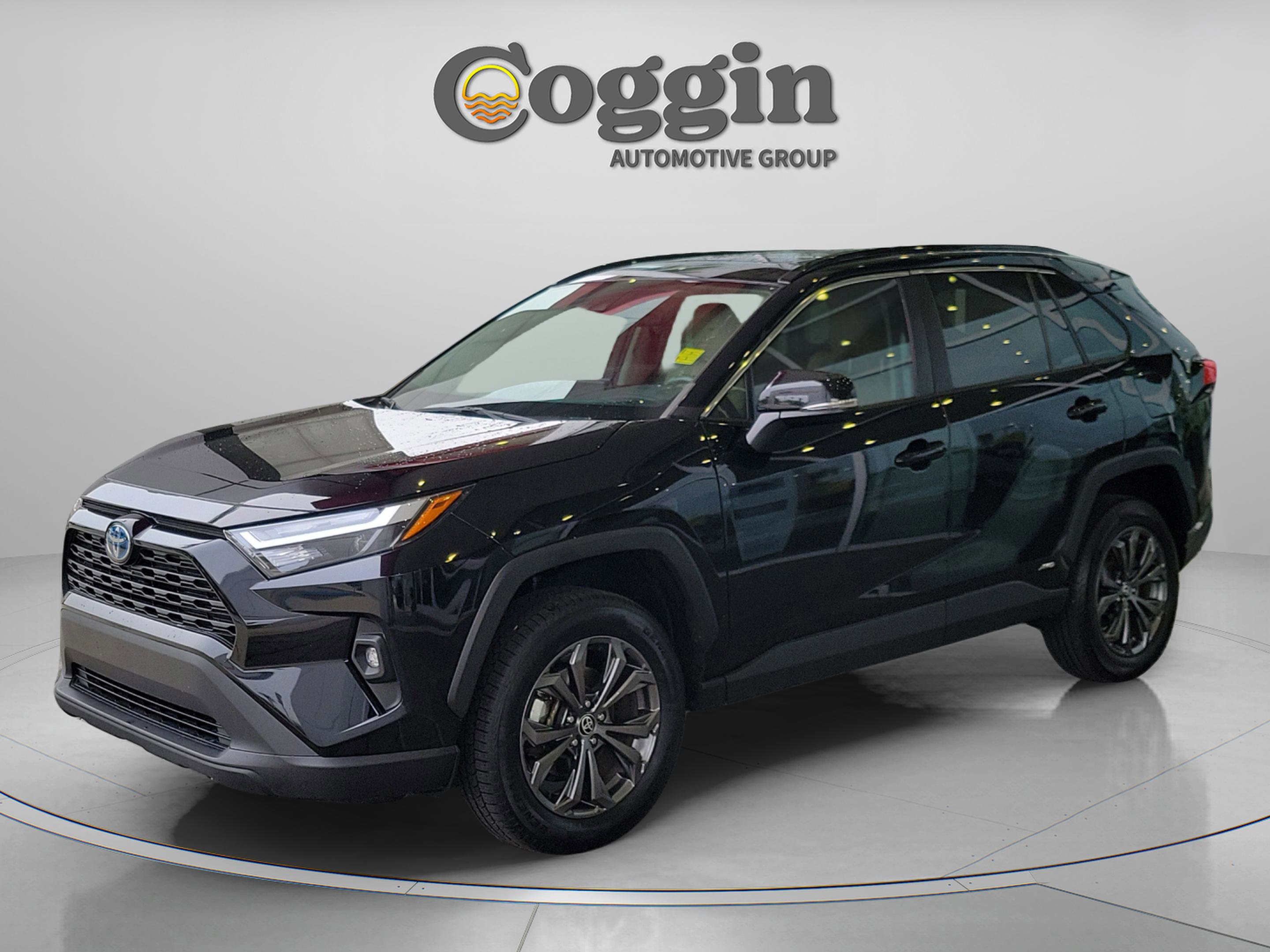 Used 2022 Toyota RAV4 XLE Premium image 1