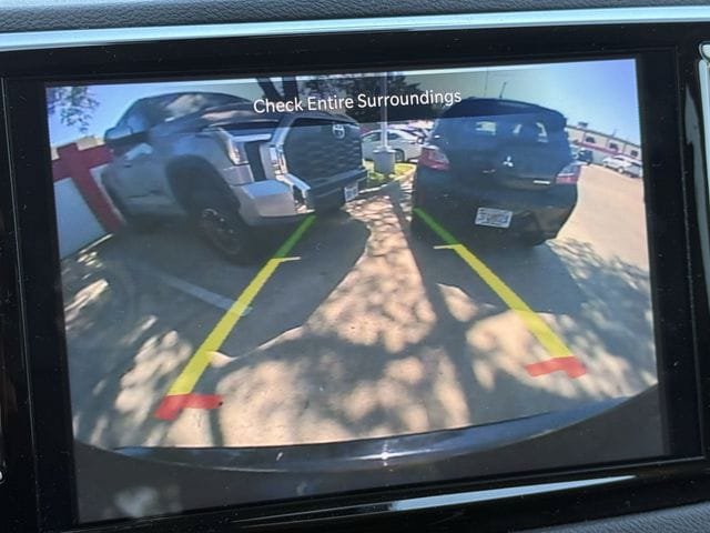 Used 2024 Chrysler Pacifica Touring-L FWD image 17