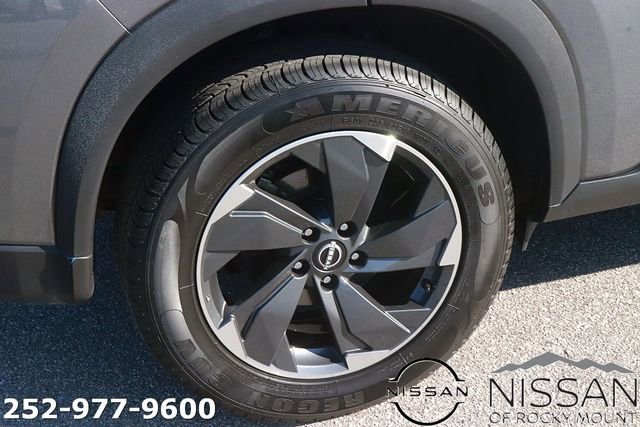 Used 2024 Nissan Rogue SV image 8