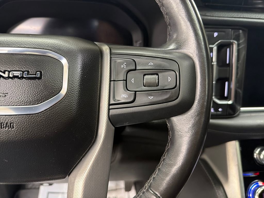 Used 2022 GMC Yukon Denali w/ Denali Premium Package image 21