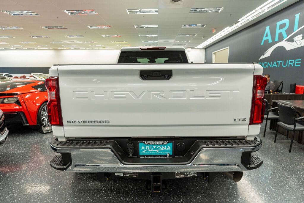 Used 2024 Chevrolet Silverado 3500 LTZ image 7