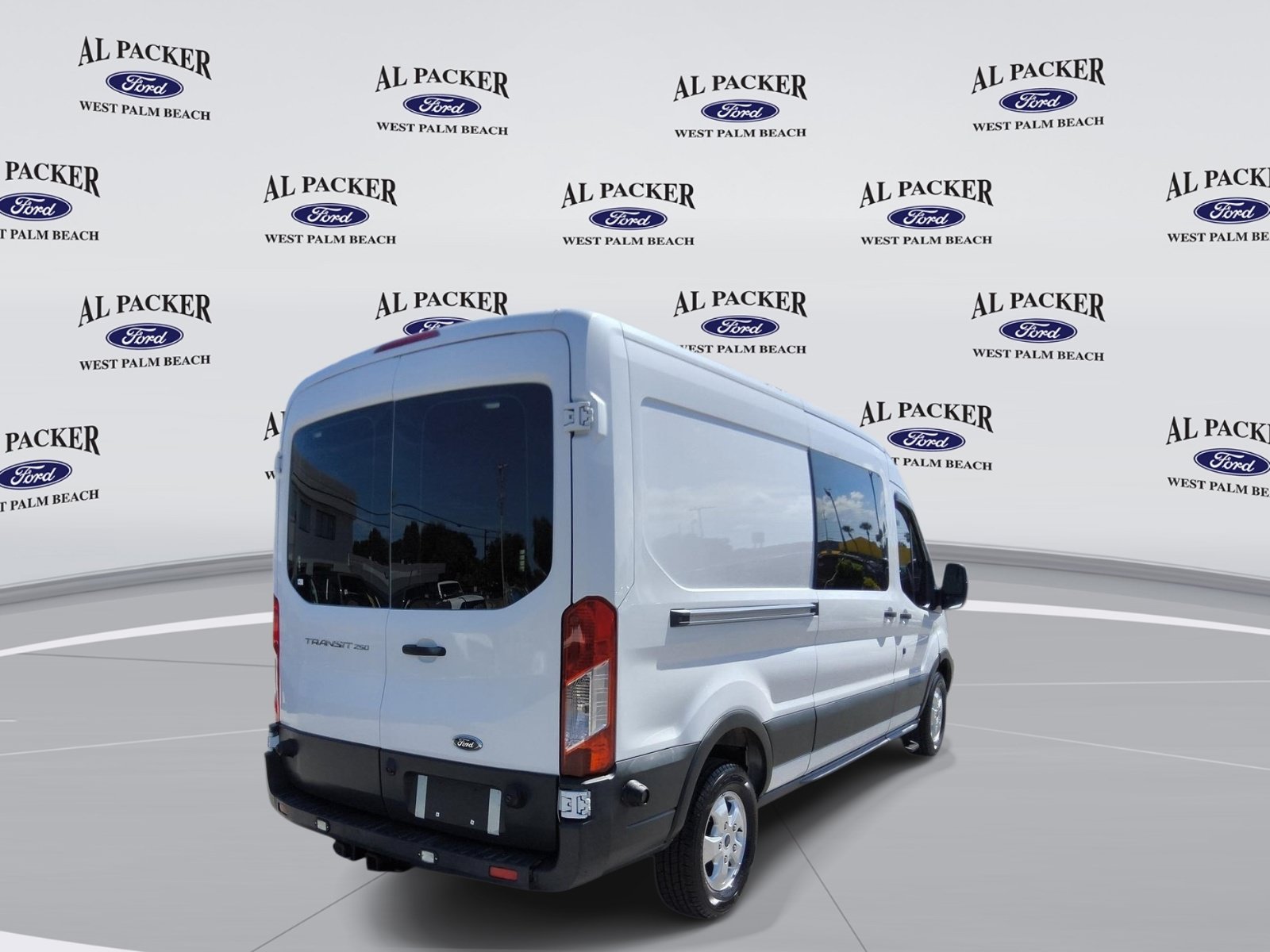 Used 2017 Ford Transit 250 148 Medium Roof RWD image 5