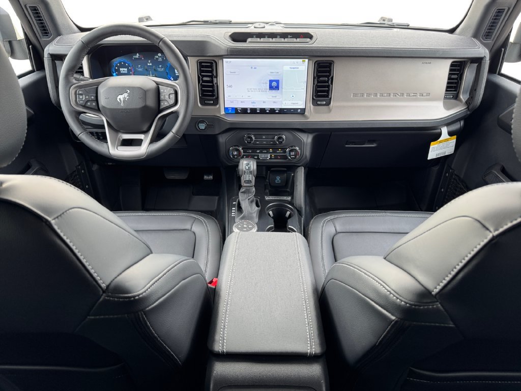 Used 2025 Ford Bronco Outer Banks w/ Sasquatch Package AWD/4WD image 10