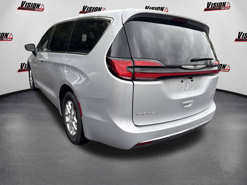 Used 2026 Chrysler Pacifica Select FWD image 7