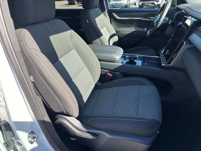 Used 2025 GMC Acadia Elevation image 25