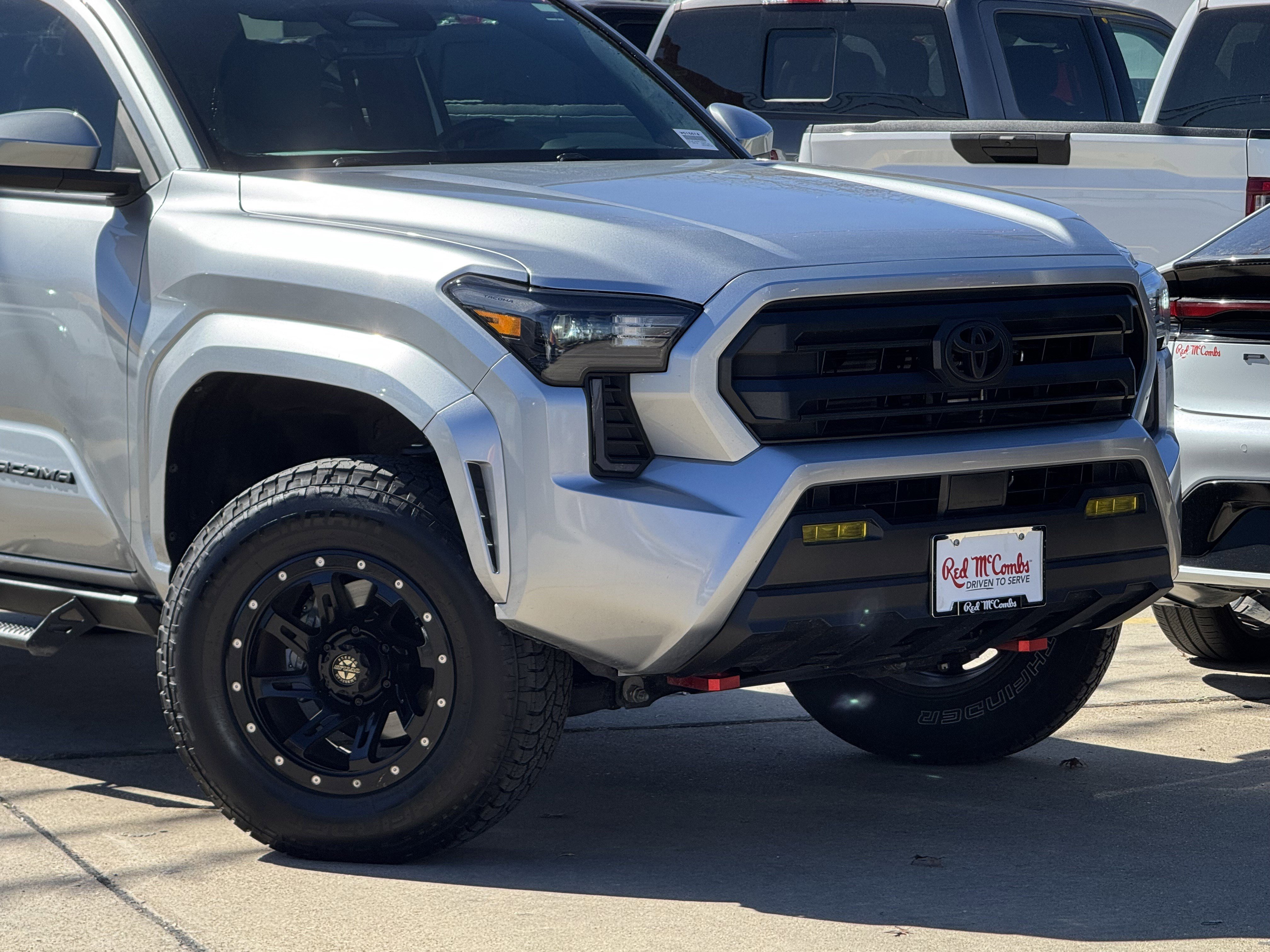 Used 2025 Toyota Tacoma Limited image 2