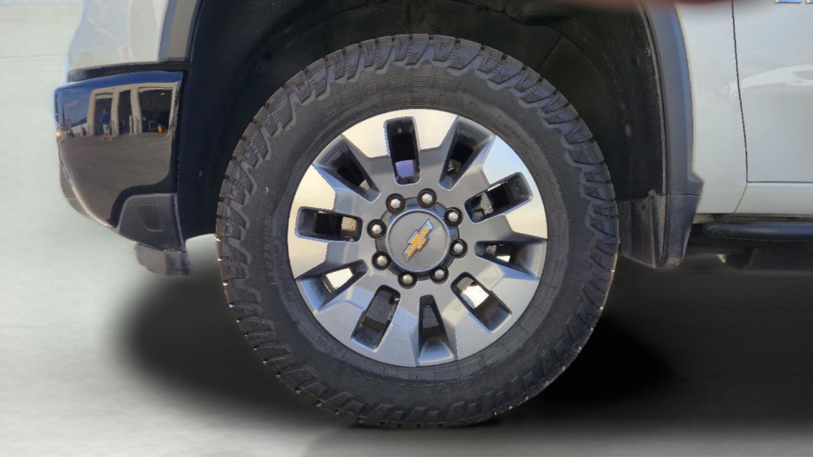 Used 2024 Chevrolet Silverado 2500 Custom w/ Custom Value Package RWD image 10