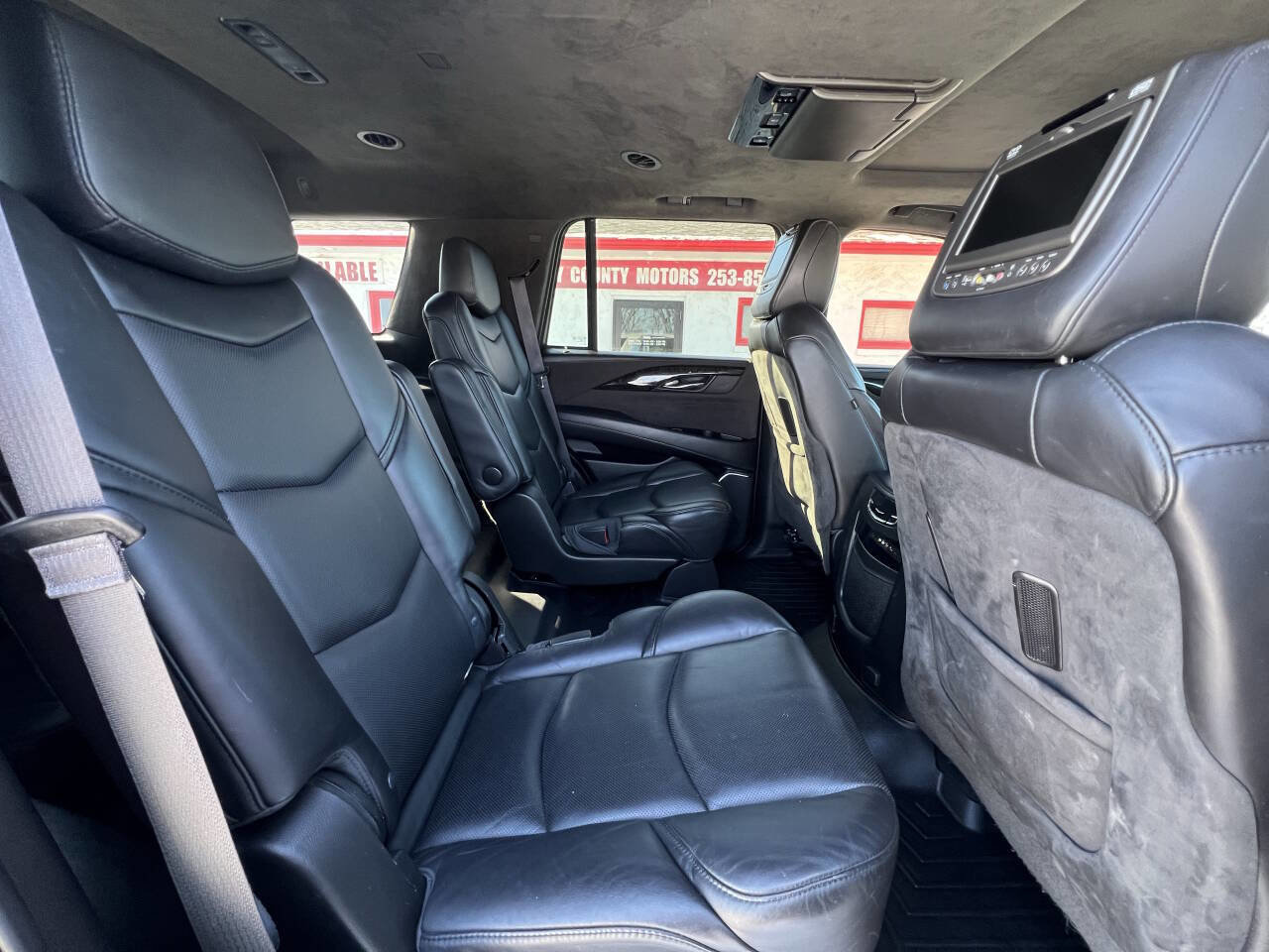Used 2016 Cadillac Escalade Platinum image 42
