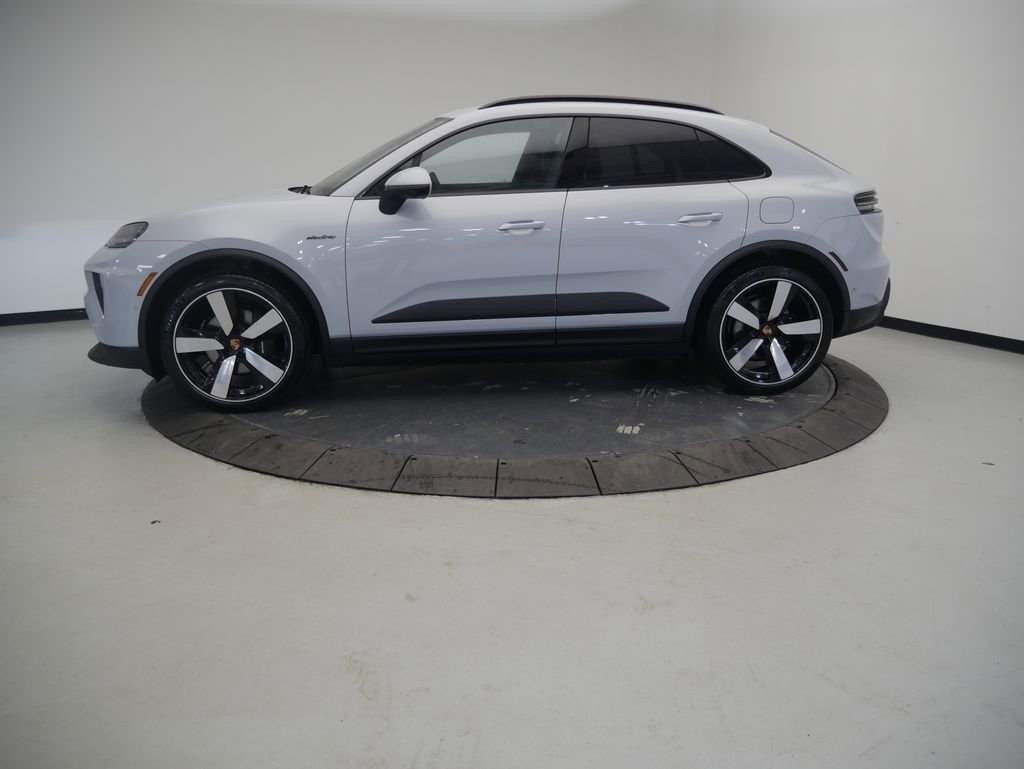 New 2026 Porsche Macan 4 Electric AWD/4WD image 2
