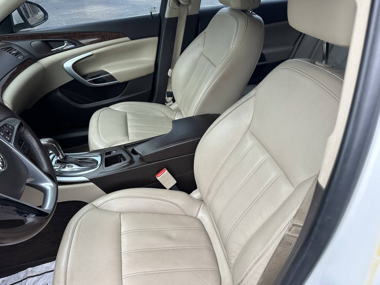Used 2012 Buick Regal Leather FWD image 11