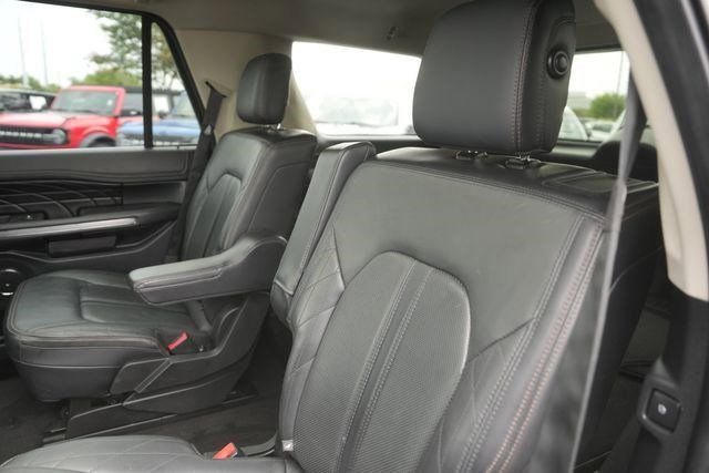 Used 2019 Ford Expedition Platinum RWD image 14