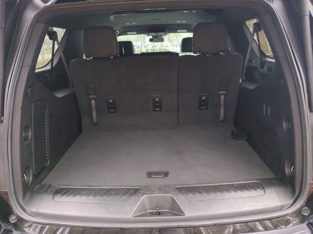 Used 2024 Chevrolet Suburban LT image 12