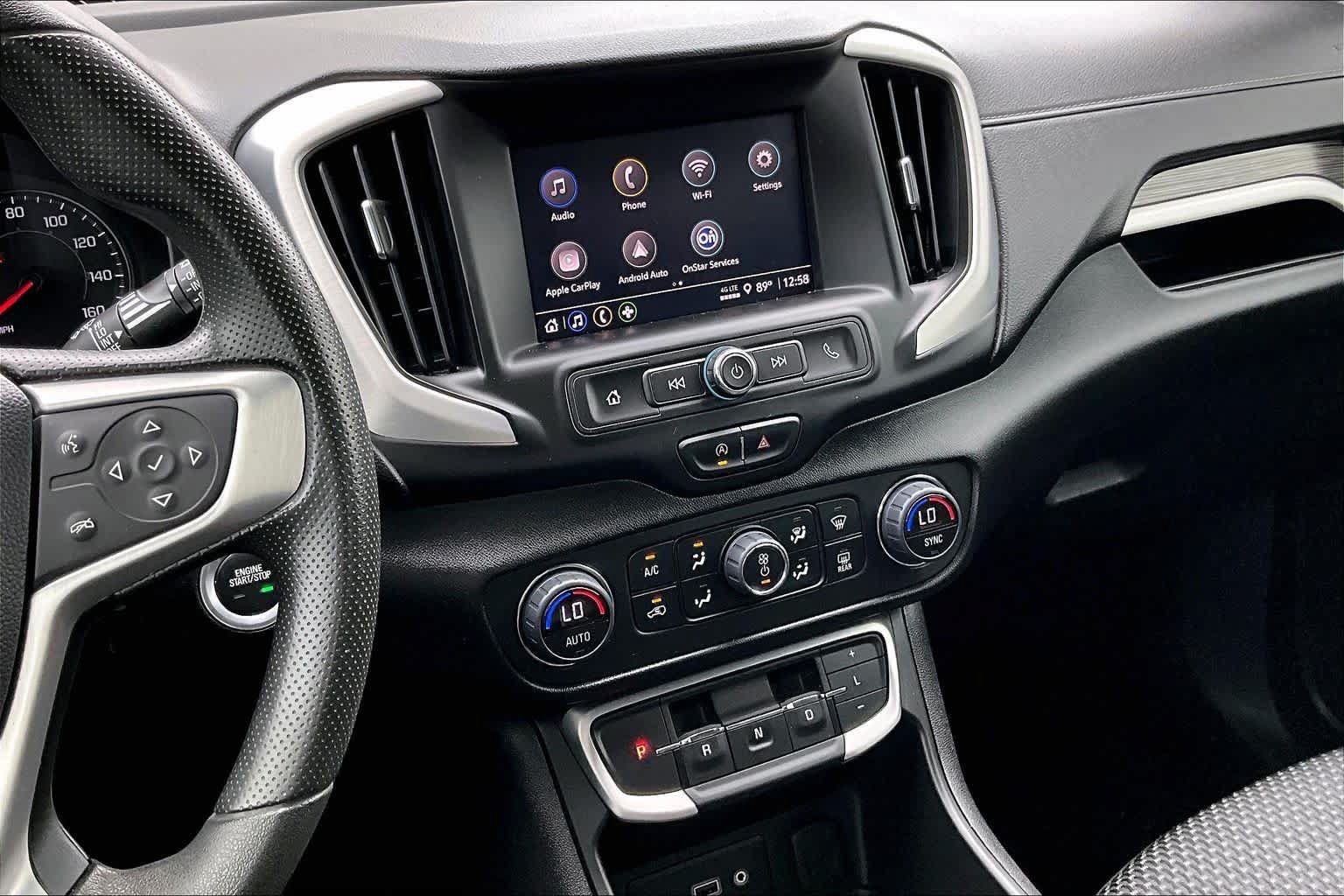 Used 2024 GMC Terrain SLE w/ Driver Convenience Package FWD image 13